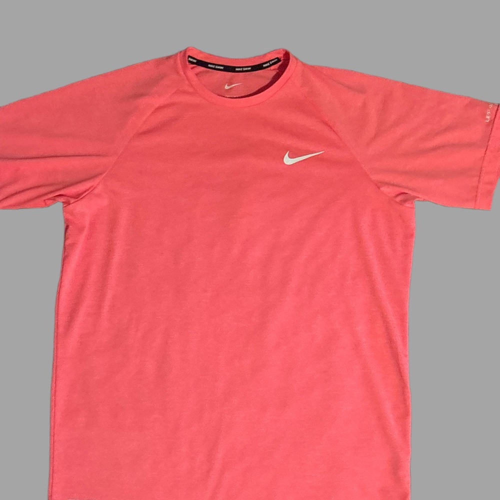 Men’s Medium Nike Dri Fit Salmon Colored T Shirt